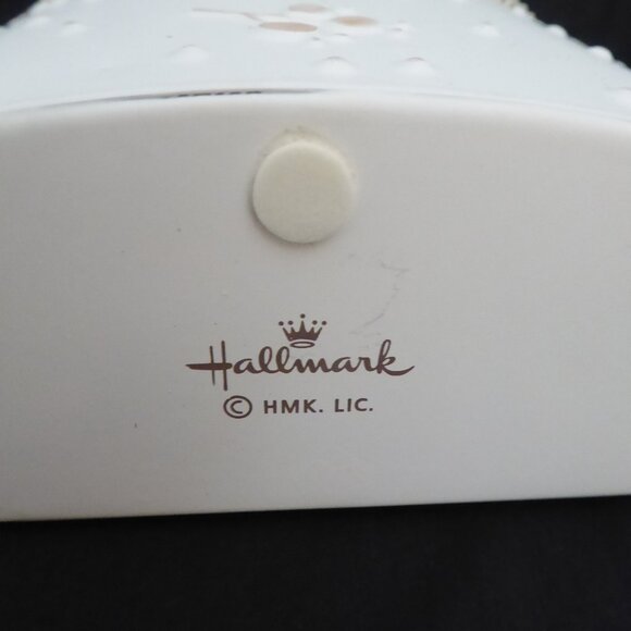 NEW HALLMARK METAL CHRISTMAS GREETING CARD HOLDER TABLE OR WALL PINECONE PATTERN - Picture 6 of 10